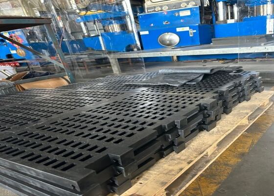 Custom Rubber Screen Deck Panel for Quarry Operations