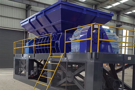Σκόρπιση διπλού άξονα 380V/50Hz για ευρωπαϊκό εργοστάσιο ανακύκλωσης