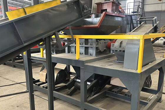Καταστροφέας διπλού άξονα 800-1500kg/h για σκληρά πλαστικά κομμάτια